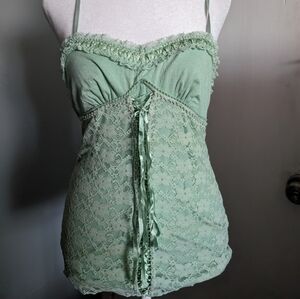 Lulumari Lace and Pearl Tank